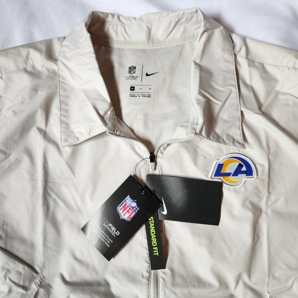 Nike NFL LA Rams Men's Sideline Coaches Half-Zip Short Sleeve Jacket Cream Color - Picture 3 of 12